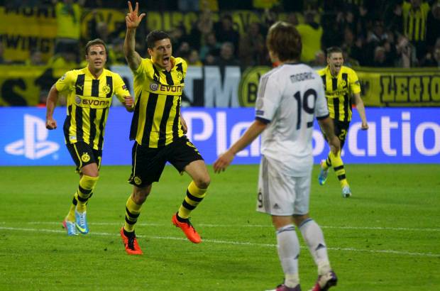 REUTERS - Cuando el Madrid todavía no se había recuperado del golpe, llegó el tercero para el Dortmund y para Lewandowski en el minuto 55.