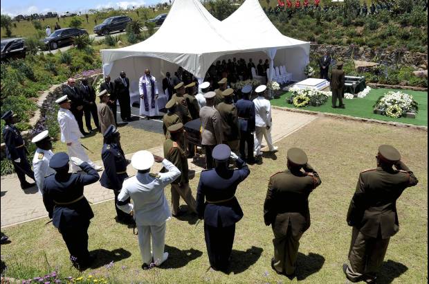 REUTERS - Han sido diez d&#237;as de luto oficial desde que muri&#243; el pasado 5 de diciembre a los 95 a&#241;os, tiempo en el que hubo espacio para la consternaci&#243;n por la noticia, la celebraci&#243;n de su legado, la tristeza de la capilla ardiente y el emocionado &#250;ltimo adi&#243;s en su sepelio.