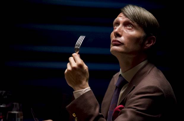 - Exceptuando sus tendencias homicidas, el Dr. Lecter es todo un caballero, con impecable humor, sorprendente intelecto, paladar gastron&#243;mico, y visi&#243;n para los aspectos m&#225;s refinados de la vida.