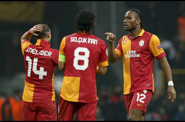 Reuters - Didier Drogba, Wesley Sneijder y Emmanuel Eboué ilusionaron a los turcos.