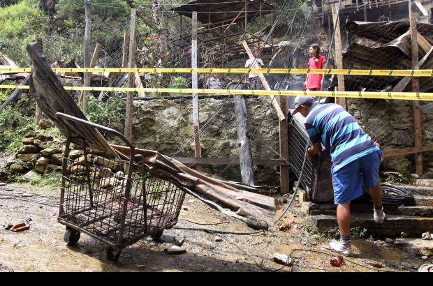Juan Fernando Cano - Los damnificados permanecerán en auto albergue donde familiares y amigos mientras les son entregados los subsidios de arrendamiento.