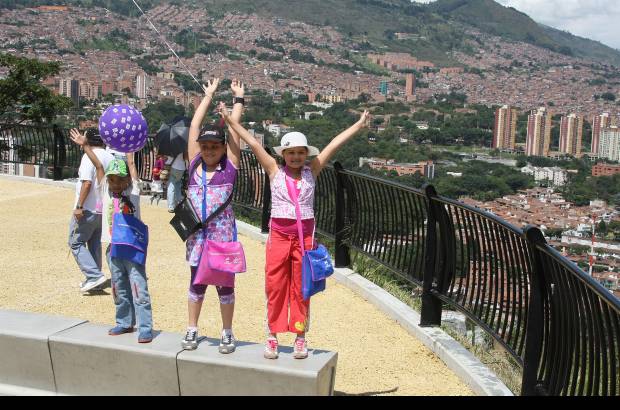 Juan Antonio S&#225;nchez - Las obras en el espacio l&#250;dico comenzaron en diciembre de 2010 y dieron como resultado el nuevo Parque Regional Metropolitano Cerro el Volador.