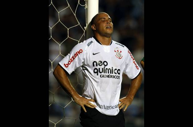 Reuters - Su llegada al Corinthians, que se esperaba clave para que el equipo ganara la Copa Libertadores de América por primera vez, terminó en decepción con el equipo conquistando la Copa Brasil y el torneo Paulista.