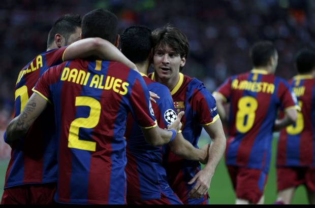 Reuters - No sólo arrastró marcas facilitar el trabajo de sus compañeros, sino que además condujo la pelota una y otra vez a posiciones ofensivas ante la impotencia del centro del campo de United, desbordado por el repertorio del mejor futbolista del mundo.