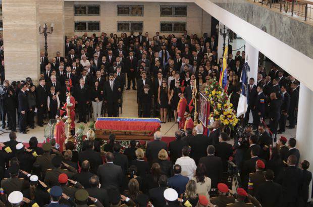 - El funeral de Hugo Ch&#225;vez se celeber&#243; en presencia de m&#225;s de treinta jefes de Estado y de Gobierno.