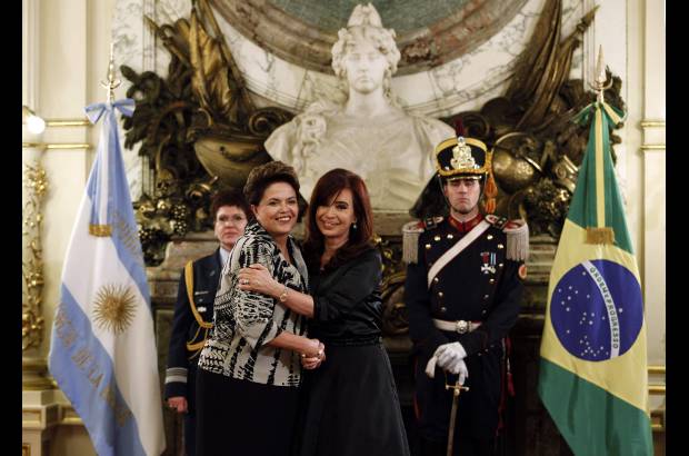 Reuters - Dilma Rousseff eligi&#243; a Argentina para hacer su primera visita oficial como mandataria de Brasil.