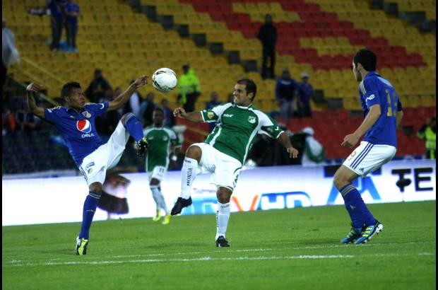 Colprensa - Millonarios hizo respetar su cancha y derrot&#243; por 3-1 al Cali en el estadio El Camp&#237;n.