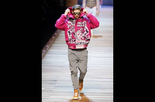 AP - El pantal&#243;n pitillo fue la constante en las prendas de D&G.