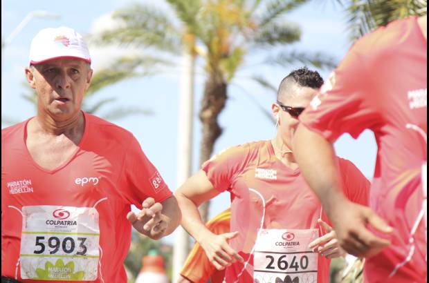 Esteban Jaramillo y Sebasti&#225;n Salazar - M&#225;s de 10 mil competidores se dieron cita en esta hist&#243;rica cita deportiva que se corr&#237;a en las modalidades de 5, 10, 21 y 42 kil&#243;metros.