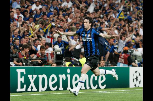 AP - El argentino Diego Milito fue el héroe del partido al anotar los dos goles para la victoria del Inter.
