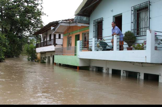 Juan Antonio S&#225;nchez, enviado especial Bolombolo - El viernes y el s&#225;bado anterior las inundaciones ya hab&#237;an obligado a varias familias a desalojar sus viviendas.