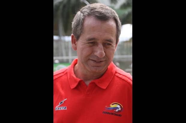 Manuel Saldarriaga - Nombre: Jaime Cuervo. Cargo: técnico. Fue el asistente campeón Mundial en Bolivia-2000.