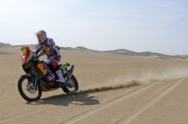 AP - El tetracampe&#243;n del Dakar en motos, Cyril Despres, y actual poseedor del t&#237;tulo, lleg&#243; en la posici&#243;n n&#250;mero 12 a 10 minutos y 10 segundos de Barreda.