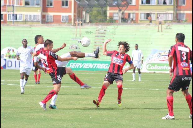 Colprensa - Los cafeteros perdieron en casa un invicto de cuatro fechas.