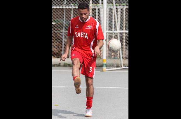 Manuel Saldarriaga - Nombre: John Celis. Posición: lateral. Edad: 33 años, Bogotá. Suma tres mundiales.