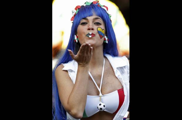 Reuters - Mucho colorido y alegría desde la tribuna.