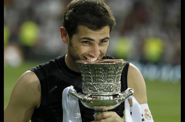 AP - Los merengues se apoderaron del t&#237;tulo gracias a los goles de visitante tras un empate 4-4 en el marcador global. Barcelona gan&#243; de como local 3-2 en la ida la semana pasada.