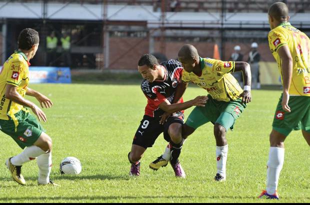 Colprensa - C&#250;cuta super&#243; 3-2 a Real Cartagena en el General Santander.
