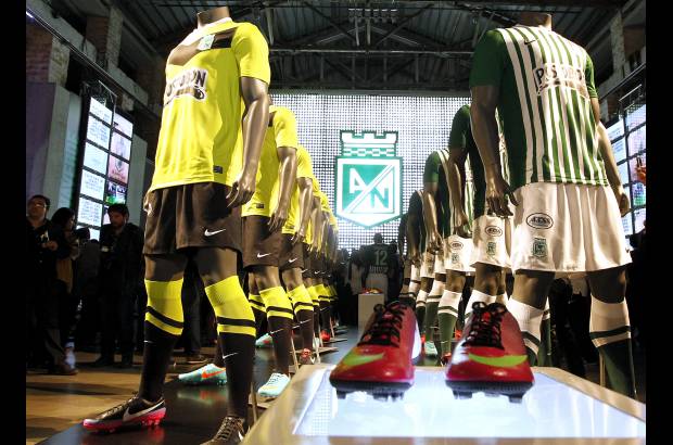 Jaime P&#233;rez - Adem&#225;s de la l&#237;nea deportiva se present&#243; la nueva colecci&#243;n de ropa casual Nike Sportwear, inspirada en el conjunto verdolaga.