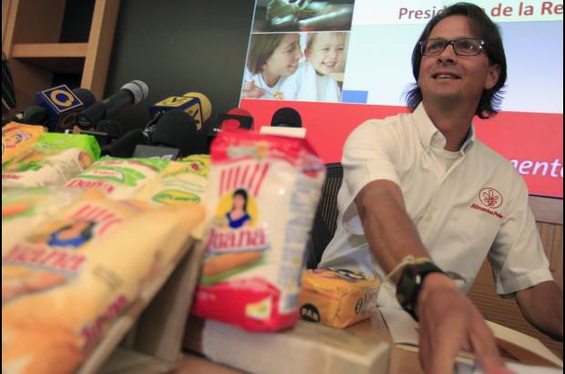 Reuters - Propuso comprar o alquilar al Estado para abastecer con harina al país.