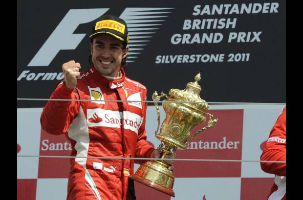 Reuters - Con su victoria en Silverstone, Fernando Alonso llegó a 112 puntos y es el tercero en la clasificación de pilotos.