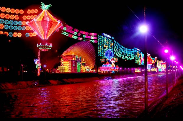 Juan Antonio S&#225;nchez - Hasta el 9 de enero de 2012 estar&#225; encendido el alumbrado navide&#241;o de Medell&#237;n.