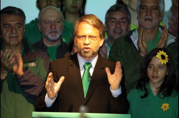Colprensa - El candidato del Partido Verde, Antanas Mockus, reconoci&#243; la arrasadora victoria de Juan Manuel Santos en la segunda vuelta electoral.