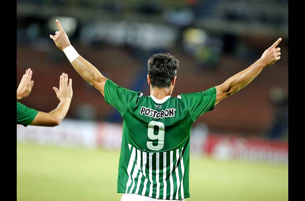 Julio César Herrera - Cobró Stefan Medina y Valoy aprovechó la duda para rechazar de la defensa rival y puso el 1-0 en el marcador.