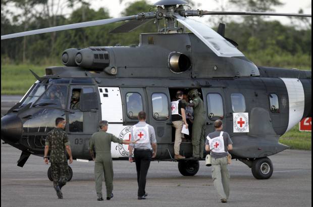 Raúl Palacios, enviado especial Colprensa - La pesadilla del secuestro terminó para los 10 uniformados pasadas las 5:30 p.m. de este lunes 2 de abril, cuando el helicóptero cougar aterrizó en Villavicencio.