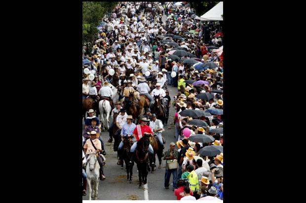 Jaime Pérez - El gallardete para participar en el Desfile a Caballo tenía un costo de 60.000 pesos.
