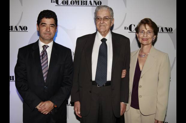 Edwin Bustamante Restrepo - Darío Rey, Jairo Vallejo y María Cristina Vieira de Vallejo.