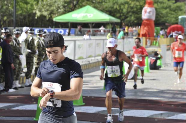 Esteban Jaramillo y Sebasti&#225;n Salazar - M&#225;s de 10 mil competidores se dieron cita en esta hist&#243;rica cita deportiva que se corr&#237;a en las modalidades de 5, 10, 21 y 42 kil&#243;metros.
