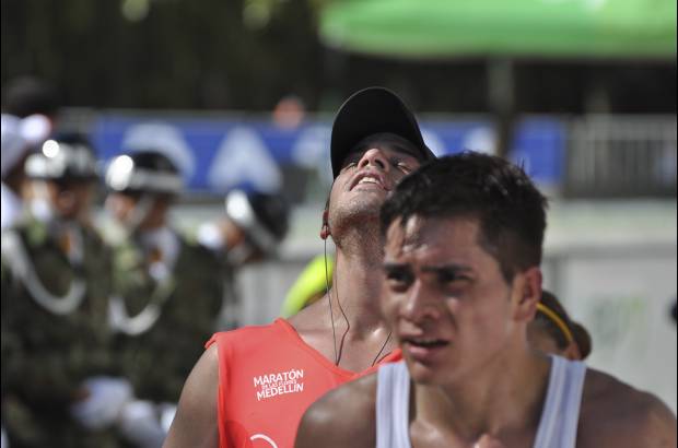 Esteban Jaramillo y Sebasti&#225;n Salazar - M&#225;s de 10 mil competidores se dieron cita en esta hist&#243;rica cita deportiva que se corr&#237;a en las modalidades de 5, 10, 21 y 42 kil&#243;metros.