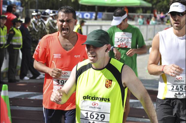 Esteban Jaramillo y Sebasti&#225;n Salazar - M&#225;s de 10 mil competidores se dieron cita en esta hist&#243;rica cita deportiva que se corr&#237;a en las modalidades de 5, 10, 21 y 42 kil&#243;metros.