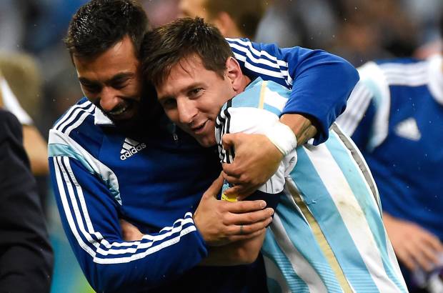 FOTO AFP - Por tercera vez en la historia habr&#225; final entre la albiceleste y los alemanes, con un t&#237;tulo por lado. La &#250;ltima final de Argentina justamente fue ante los germanos. R&#237;o de Janeiro ser&#225; el privilegiado escenario de un hist&#243;rico desempate entre dos potencias del f&#250;tbol mundial.
