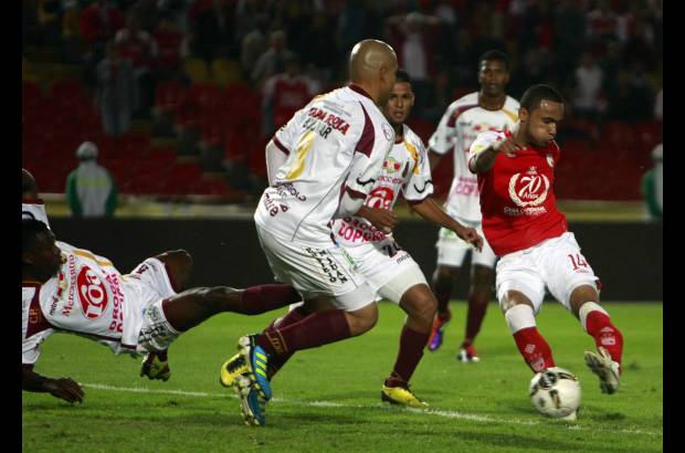 Colprensa - Santa Fe goleó al Tolima en El Campín 3-0.