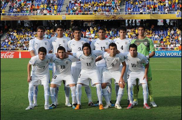 Colprensa - La formaci&#243;n titular de los uruguayos, quienes llegan ilusionados luego del triunfo de la selecci&#243;n de mayores en la Copa Am&#233;rica.