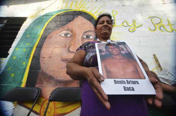 Reuters - A raíz de la matanza de 2010 en San Fernando, donde 72 migrantes fueron asesinados por miembros del cartel de Los Zetas, aumentó la presión sobre el Gobierno mexicano para mejorar la protección a los indocumentados.