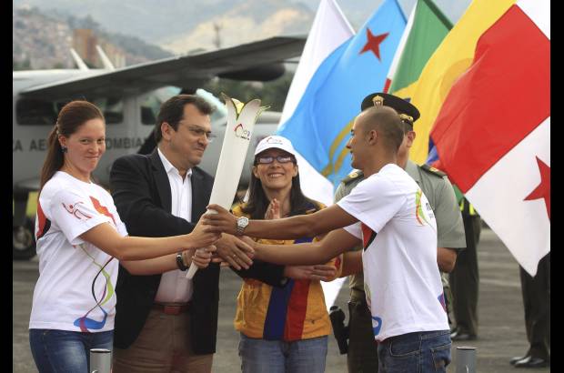 Donaldo Zuluaga - &quot;Alicia, alto voltaje, capacidad de so&#241;ar y realizar. Concibi&#243; para Medell&#237;n una manera &#250;nica de hacer Juegos Suramericanos&quot;: Alonso Salazar, exalcalde de Medell&#237;n.