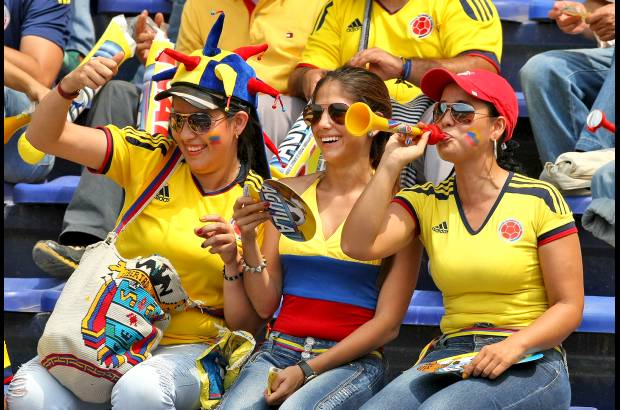 FOTO JUAN ANTONIO SÁNCHEZ - Hombres, mujeres y niños vivieron como un carnaval el triunfo de la selección Colombia.