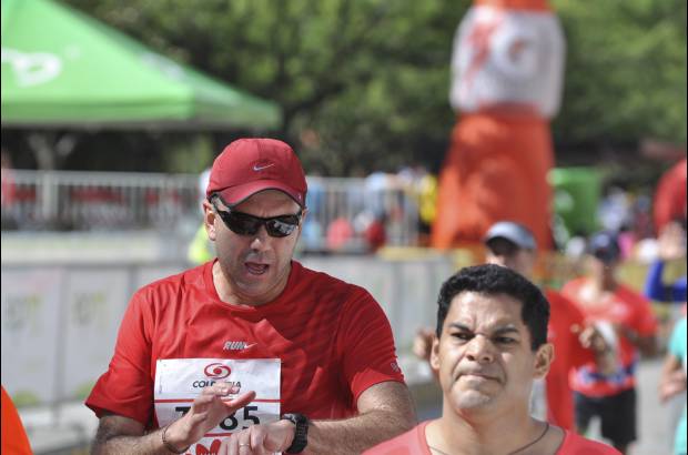 Esteban Jaramillo y Sebasti&#225;n Salazar - M&#225;s de 10 mil competidores se dieron cita en esta hist&#243;rica cita deportiva que se corr&#237;a en las modalidades de 5, 10, 21 y 42 kil&#243;metros.