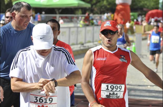 Esteban Jaramillo y Sebasti&#225;n Salazar - M&#225;s de 10 mil competidores se dieron cita en esta hist&#243;rica cita deportiva que se corr&#237;a en las modalidades de 5, 10, 21 y 42 kil&#243;metros.