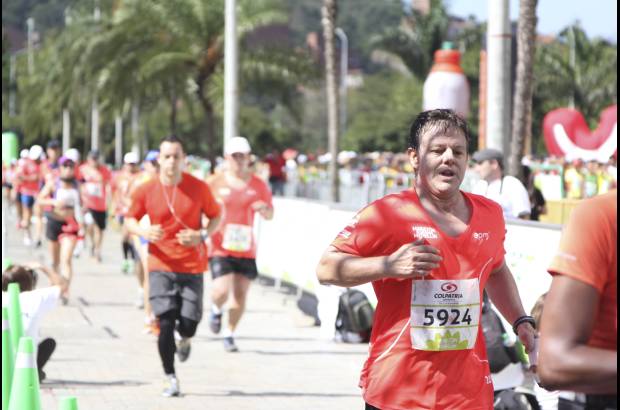 Esteban Jaramillo y Sebasti&#225;n Salazar - M&#225;s de 10 mil competidores se dieron cita en esta hist&#243;rica cita deportiva que se corr&#237;a en las modalidades de 5, 10, 21 y 42 kil&#243;metros.