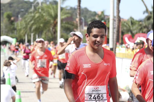 Esteban Jaramillo y Sebasti&#225;n Salazar - M&#225;s de 10 mil competidores se dieron cita en esta hist&#243;rica cita deportiva que se corr&#237;a en las modalidades de 5, 10, 21 y 42 kil&#243;metros.