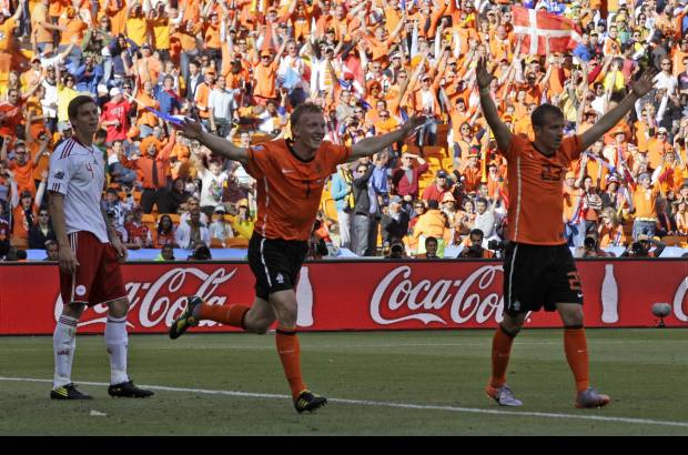 AP - Holanda hizo valer su superioridad en el estadio Soccer City de Soweto ante 83.465 espectadores.