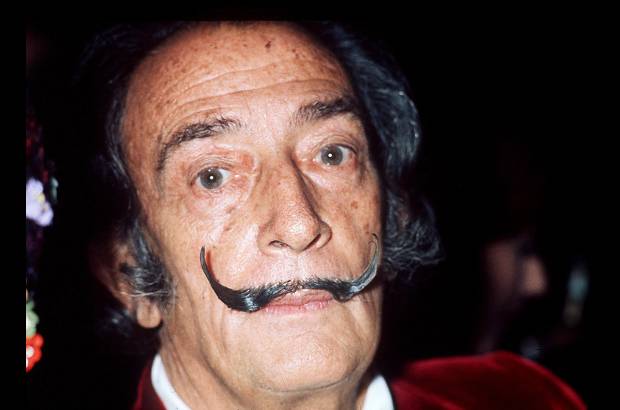 AFP - Salvador Dal&#237; naci&#243; el 11 de mayo de 1904 en Figueres (Girona), fueron sus padres el notario Salvador Dal&#237; Cus&#237; y Felipa Dom&#232;nech Ferr&#233;s.