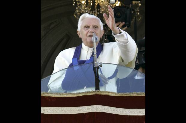 AP - Ese a&#241;o, el quinto de su pontificado, fue el m&#225;s complicado por las denuncias de casos de sacerdotes pederastas, que incluso afectaron al propio pont&#237;fice al que se acus&#243; de no atajar el problema durante su labor como arzobispo de Munich y en su etapa de prefecto de la Congregaci&#243;n para la Doctrina de la Fe.