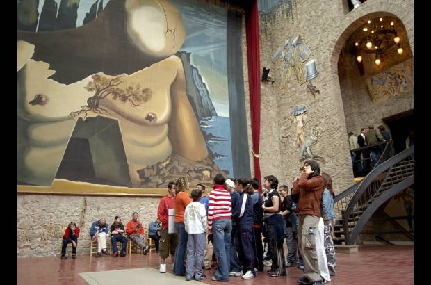 AP - Seg&#250;n La Fundaci&#243; Gala-Salvador Dal&#237;, los museos Dal&#237; recibieron un total de 1.580.517 visitantes el a&#241;o 2013 y que representa la m&#225;xima alcanzada por los museos de la Fundaci&#243;n Dal&#237;.