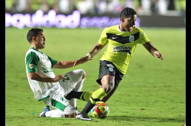 Juan Antonio S&#225;nchez - Wilder Guisao apareci&#243; poco en el partido. Un remate al final del primer tiempo, su mayor opci&#243;n de gol.