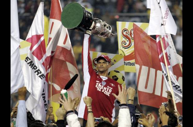 Foto archivo - El portero vallecaucano Miguel &#193;ngel Calero Rodr&#237;guez descrest&#243; con todo su talento en el club Independiente de Ginebra, el Club Sporting de Barraquilla, el Deportivo Cali, el Club Atl&#233;tico Nacional, el Pachuca y la selecci&#243;n Colombia.
